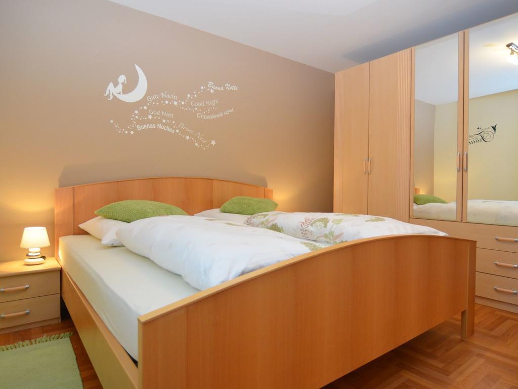 Holiday Flat With Swimming Pool In Prackenbach Viechtach Eksteriør bilde